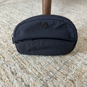 Lululemon small pouch